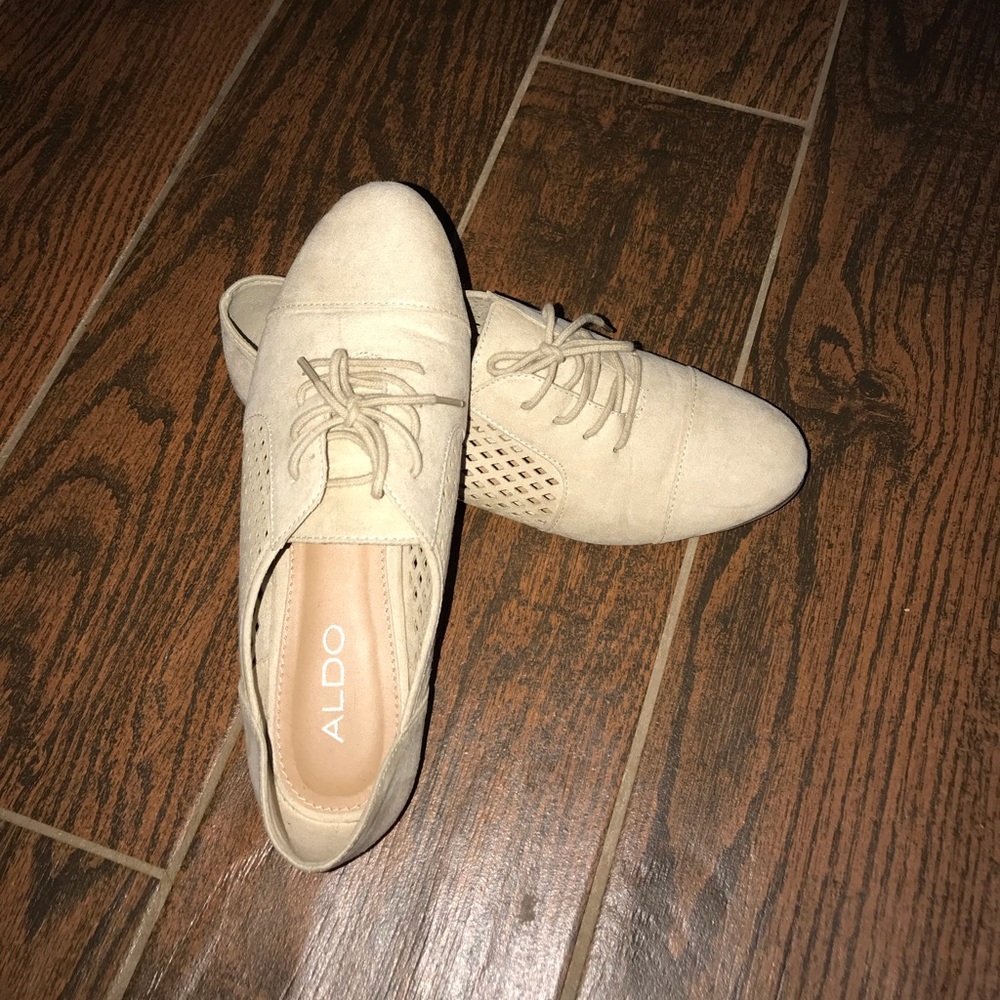 Flat shoe
